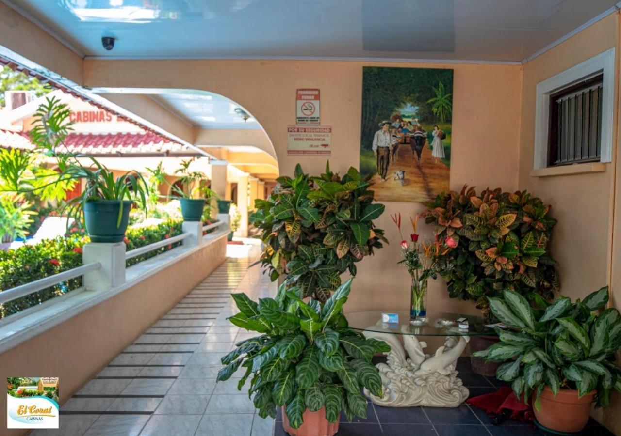 Hotel Y Cabinas El Coral Jaco Exterior photo